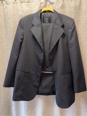 Classic Boys Blue Pin Stripe suit size 20 Husky